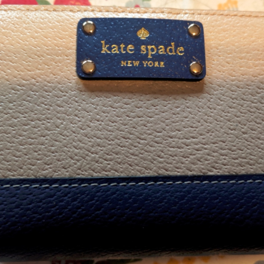NWT Kate Spade Wellesley Wallet